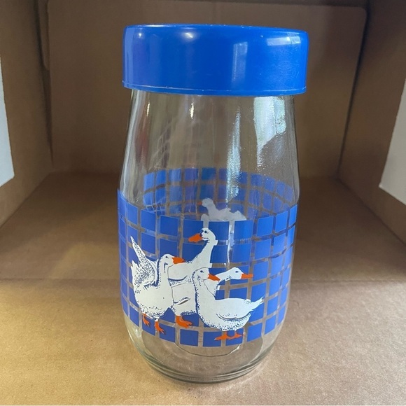 Carlton Glass Canister 1.5L collector Jar Vintage Geese Goose Duck Blue with Lid - Picture 1 of 4
